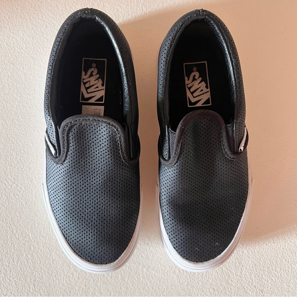 Vans - Picture 2 of 6